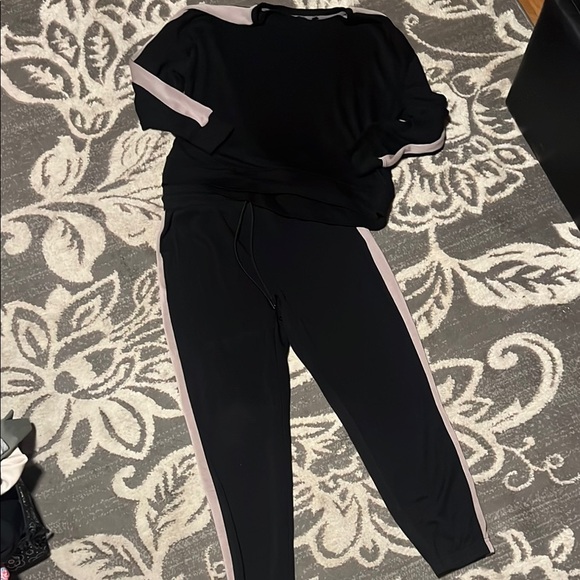 Danskin Black Jogger Track Pants and sweatshirt. Matching set like new - Picture 1 of 5